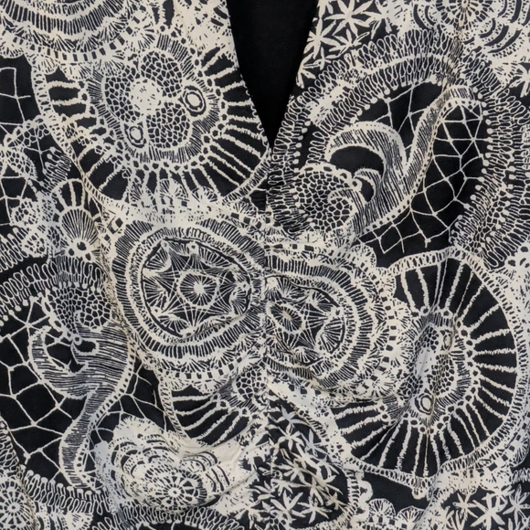 Alfani Black and Cream Blouse - Picture 6 of 11